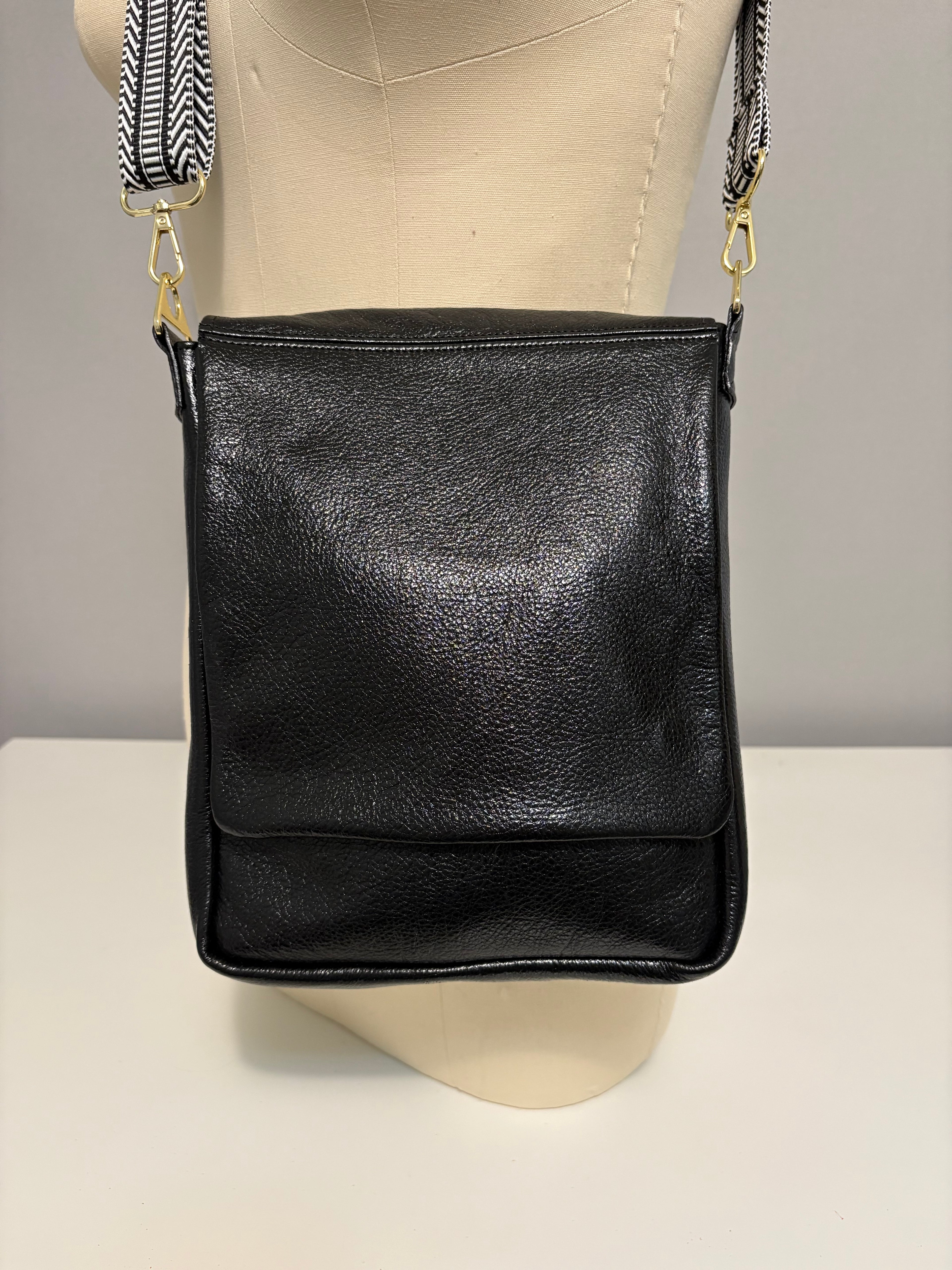 Crossbody Messenger bag - Metallic Leather