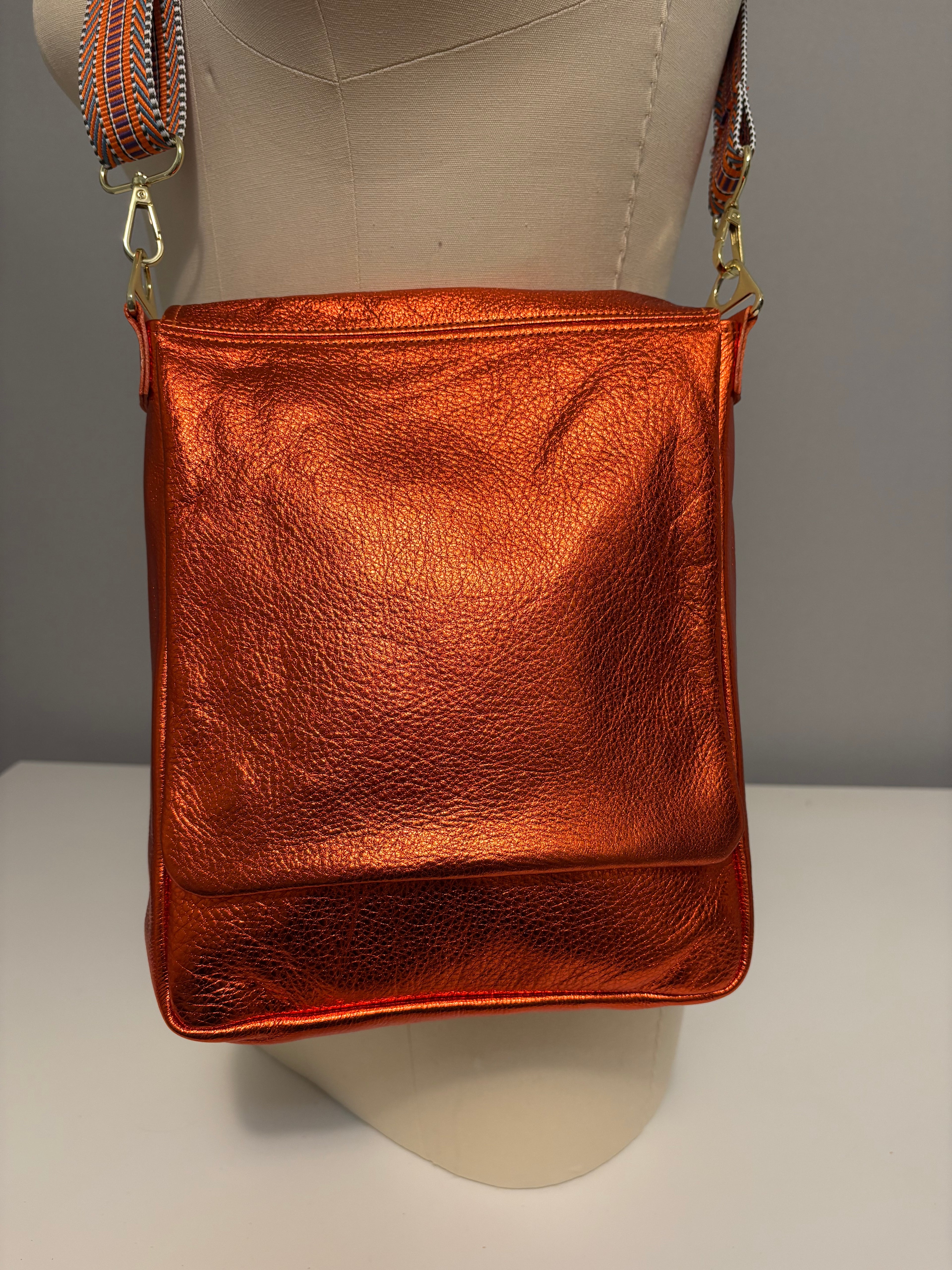Crossbody Messenger bag - Metallic Leather