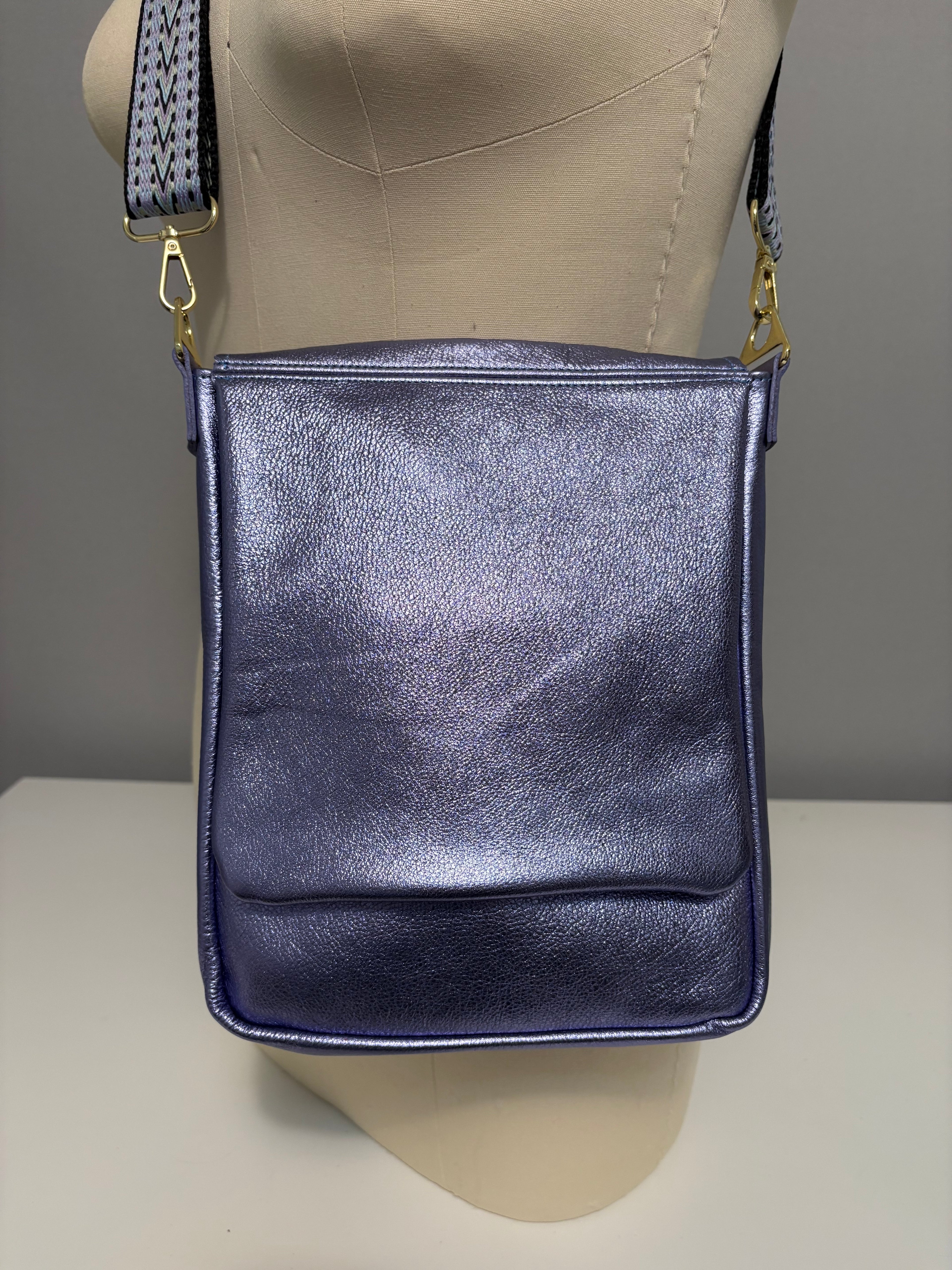 Crossbody Messenger bag - Metallic Leather