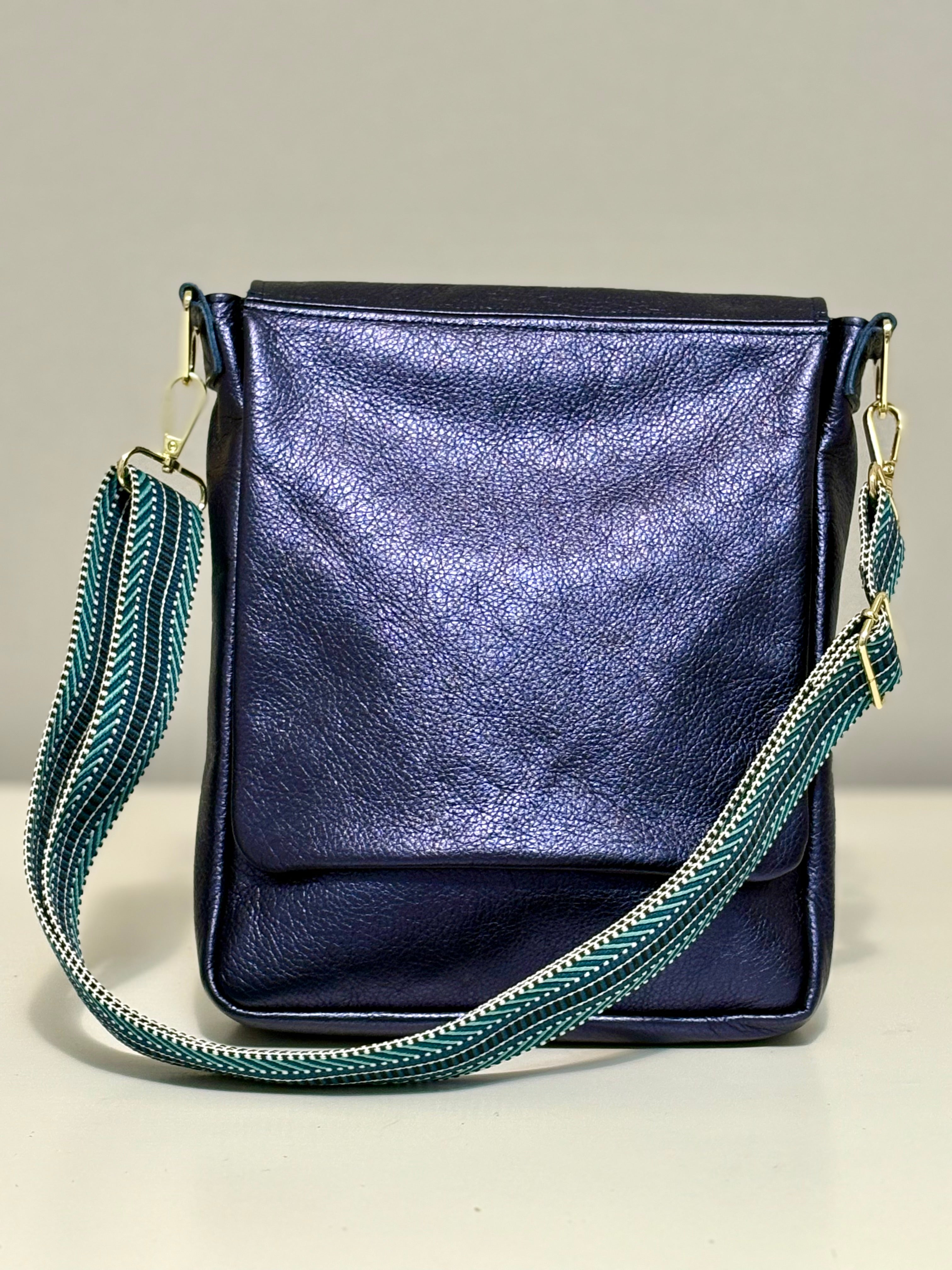 Crossbody Messenger bag - Metallic Leather