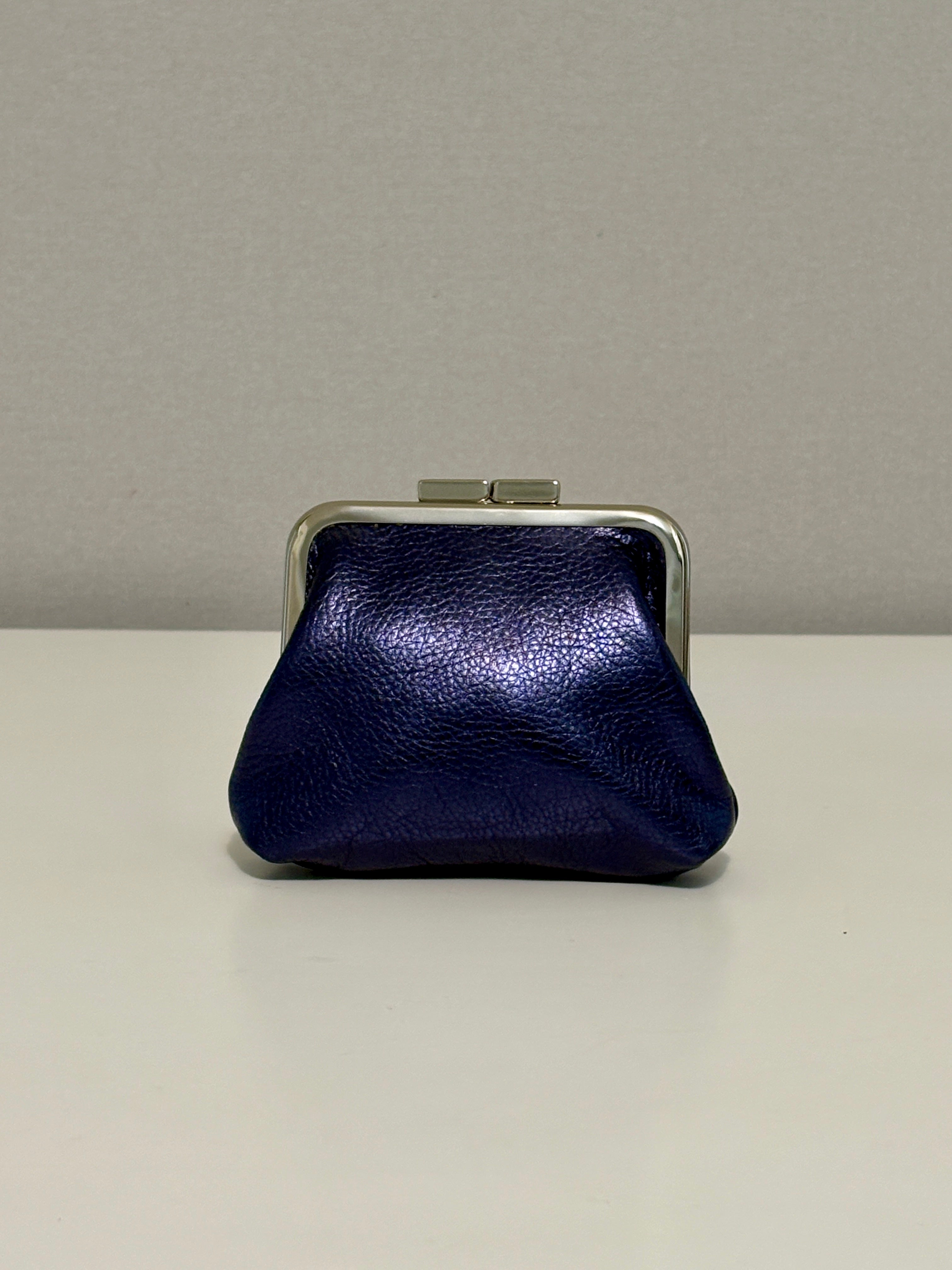 Kiss Clasp Purse - Metallic Leather