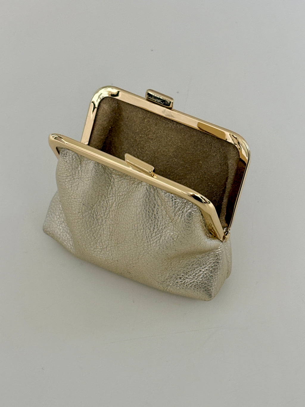 Kiss Clasp Purse - Metallic Leather