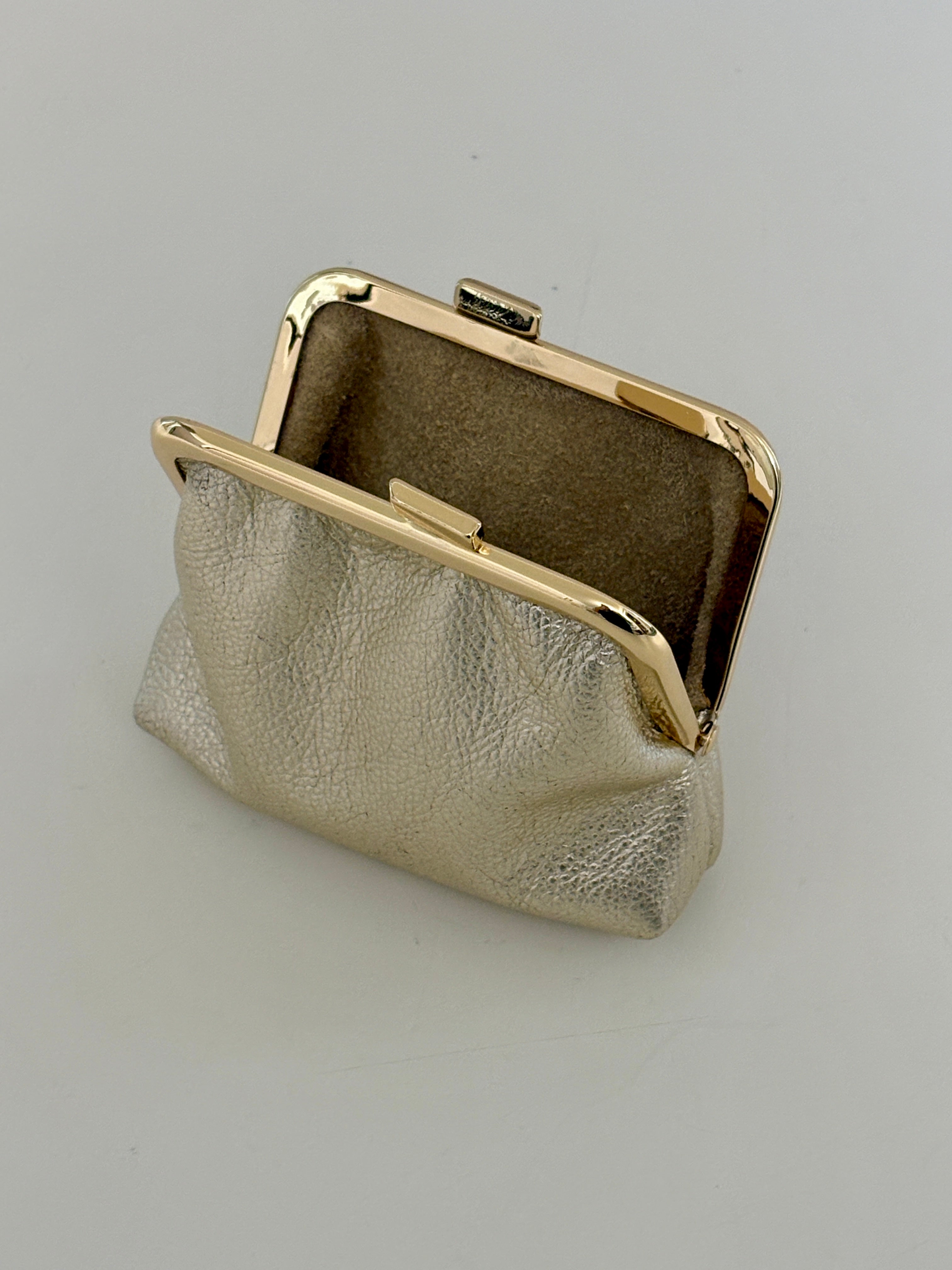 Kiss Clasp Purse - Metallic Leather